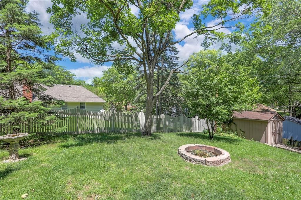 6902 NW BIRCH Court — photo 35