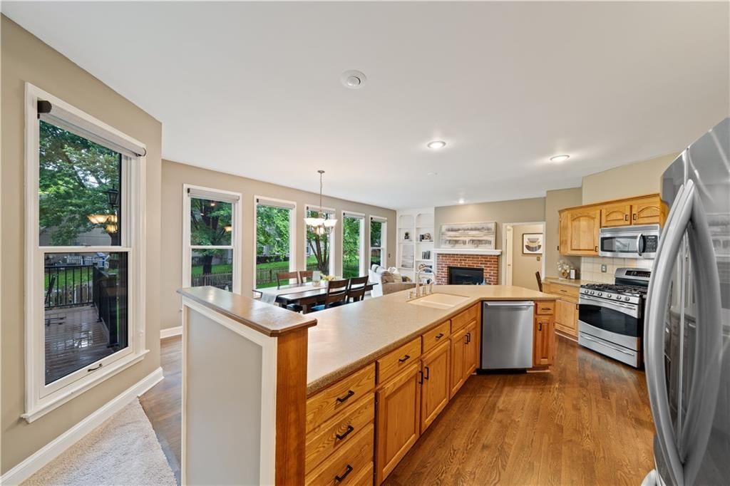 14450 W 146th Terrace — photo 4