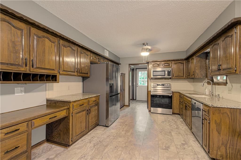 10419 W 50th Terrace — photo 7