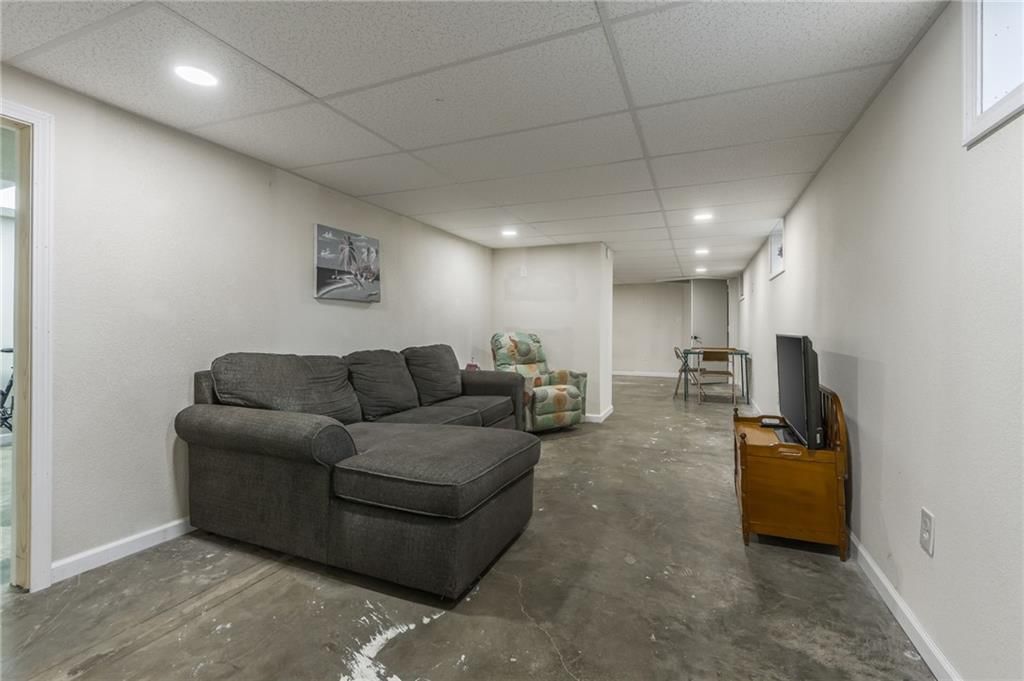 208 JACKSON Avenue — photo 23
