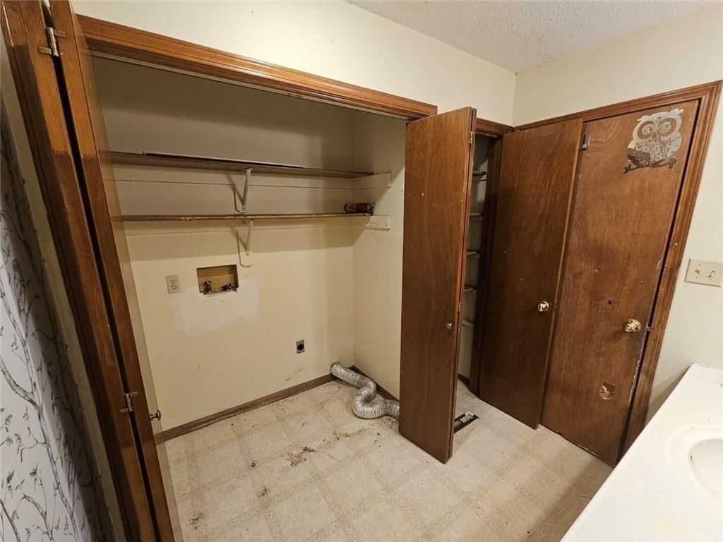 505 NW Delwood Drive — photo 11