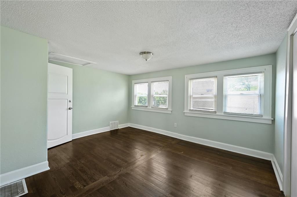 314 N CRYSLER Avenue — photo 17