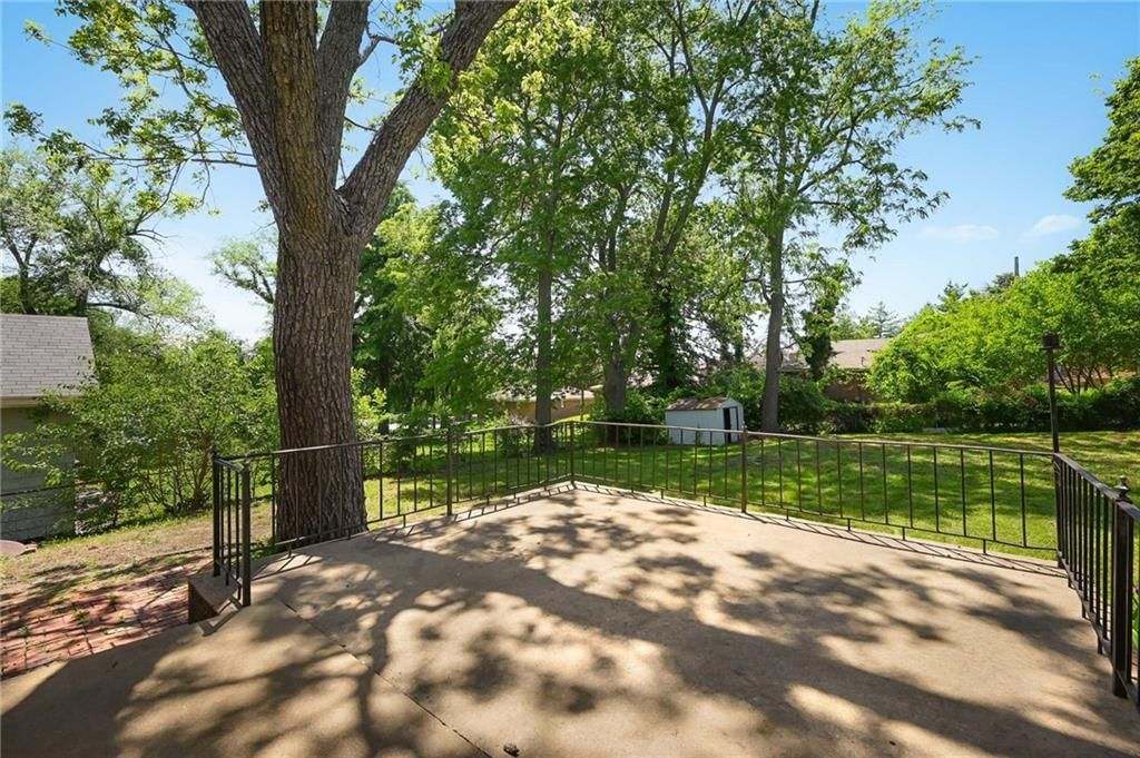 314 N CRYSLER Avenue — photo 25