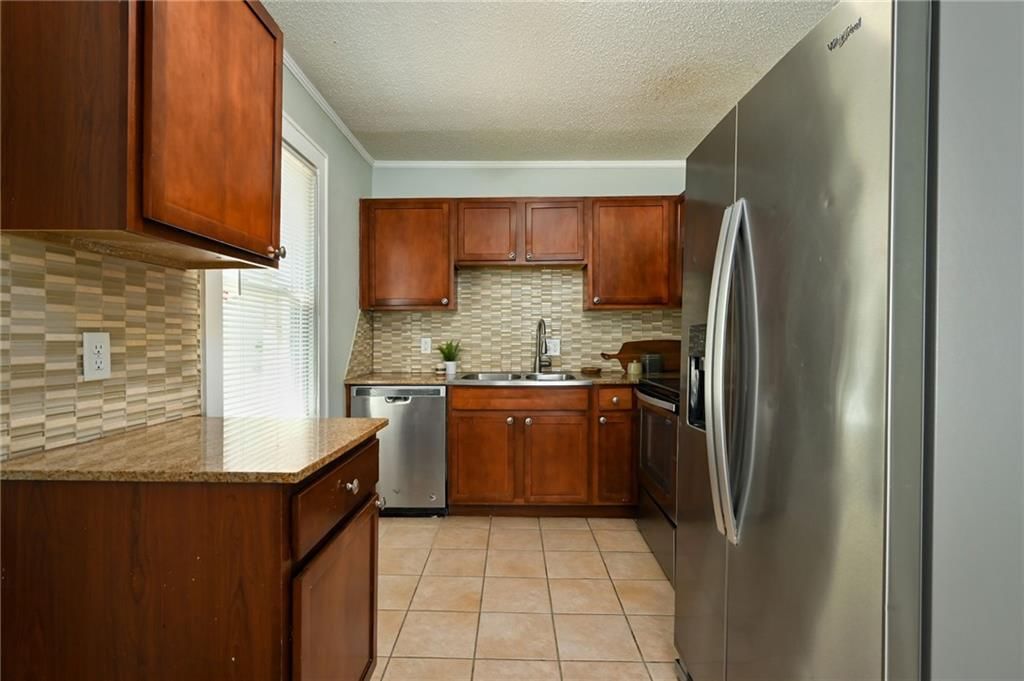 314 N CRYSLER Avenue — photo 10