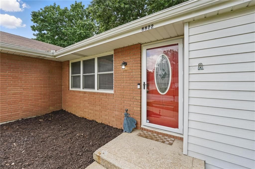 8822 N McGee Street — photo 2