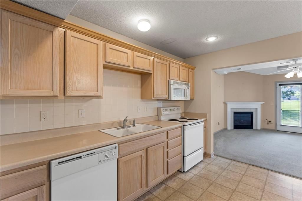 8106 N Lawn Avenue — photo 9