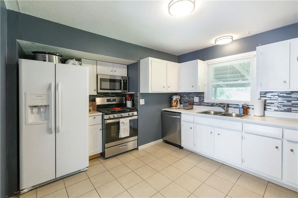 8401 England Street — photo 7