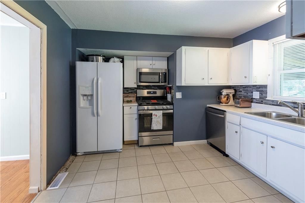 8401 England Street — photo 9