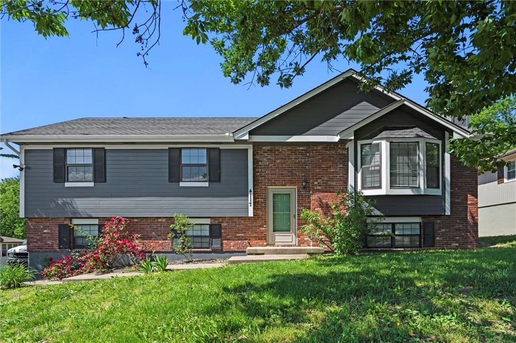 4117 NW Delwood Drive, Blue Springs, MO