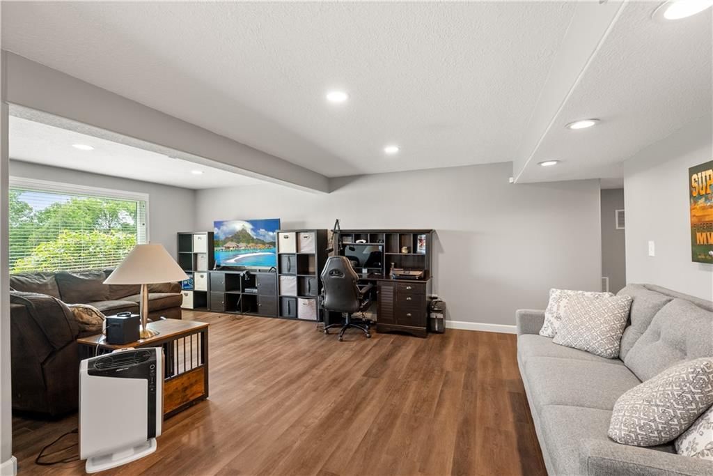8702 Crysler Avenue — photo 41