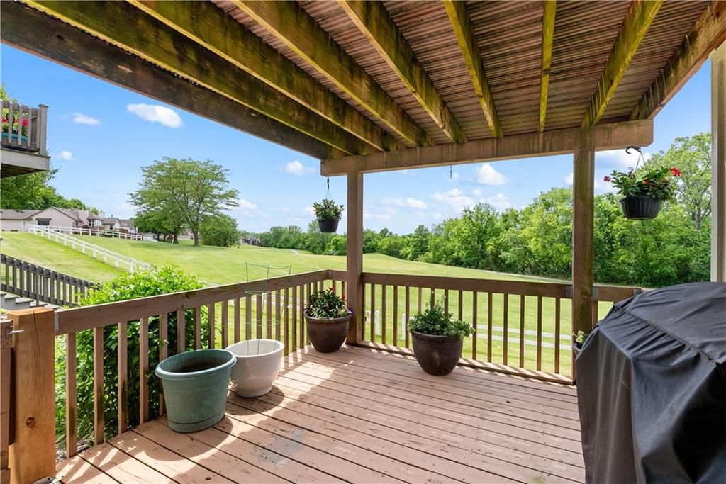 8702 Crysler Avenue — photo 42