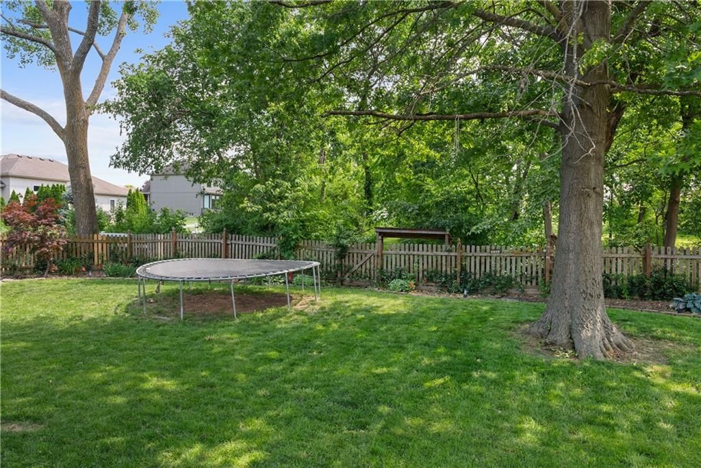 905 SW Georgetown Drive — photo 31