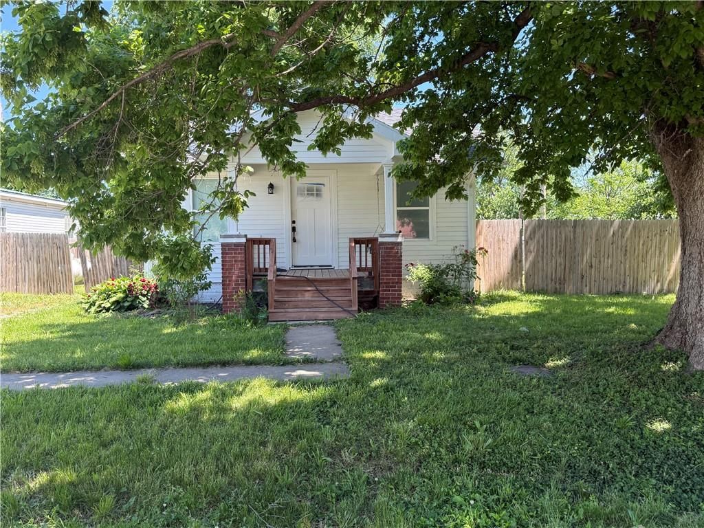 410 E Elm Street — photo 2