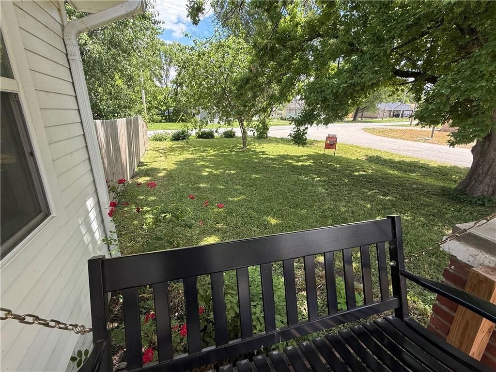 410 E Elm Street — photo 14