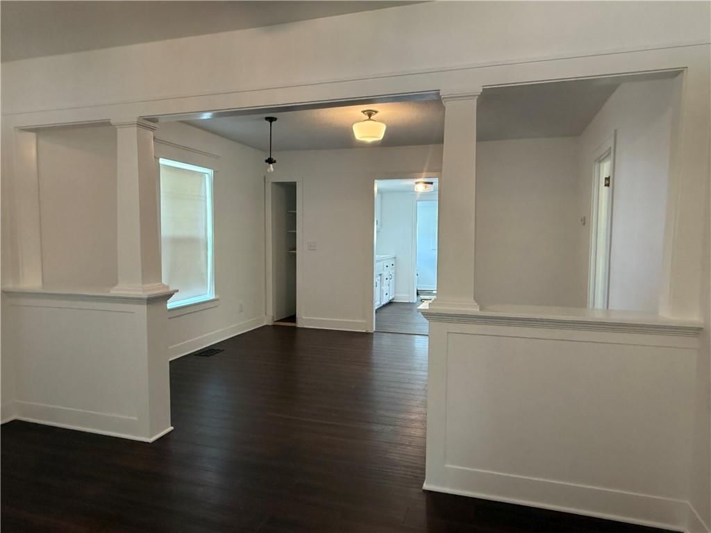 410 E Elm Street — photo 17
