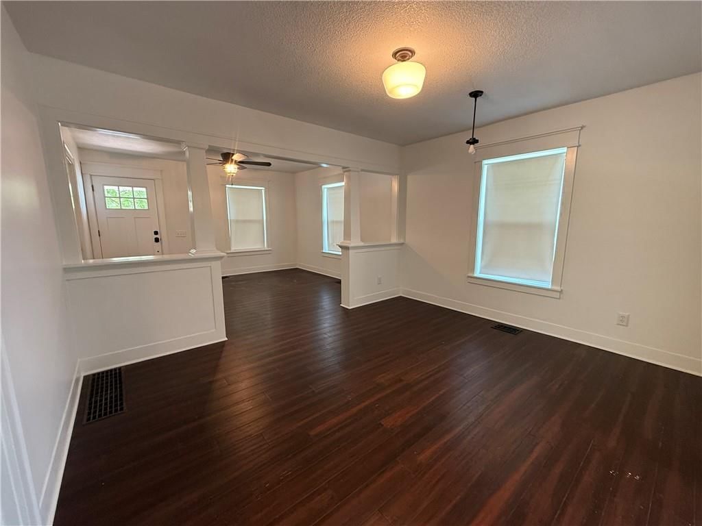 410 E Elm Street — photo 23