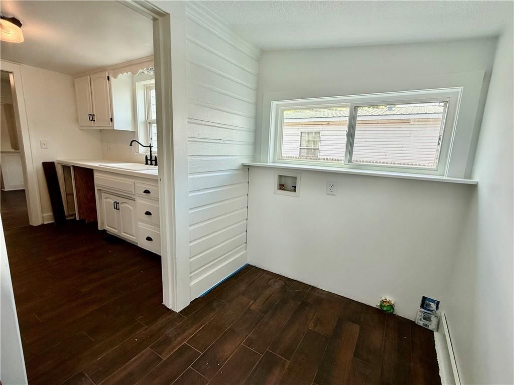 410 E Elm Street — photo 26