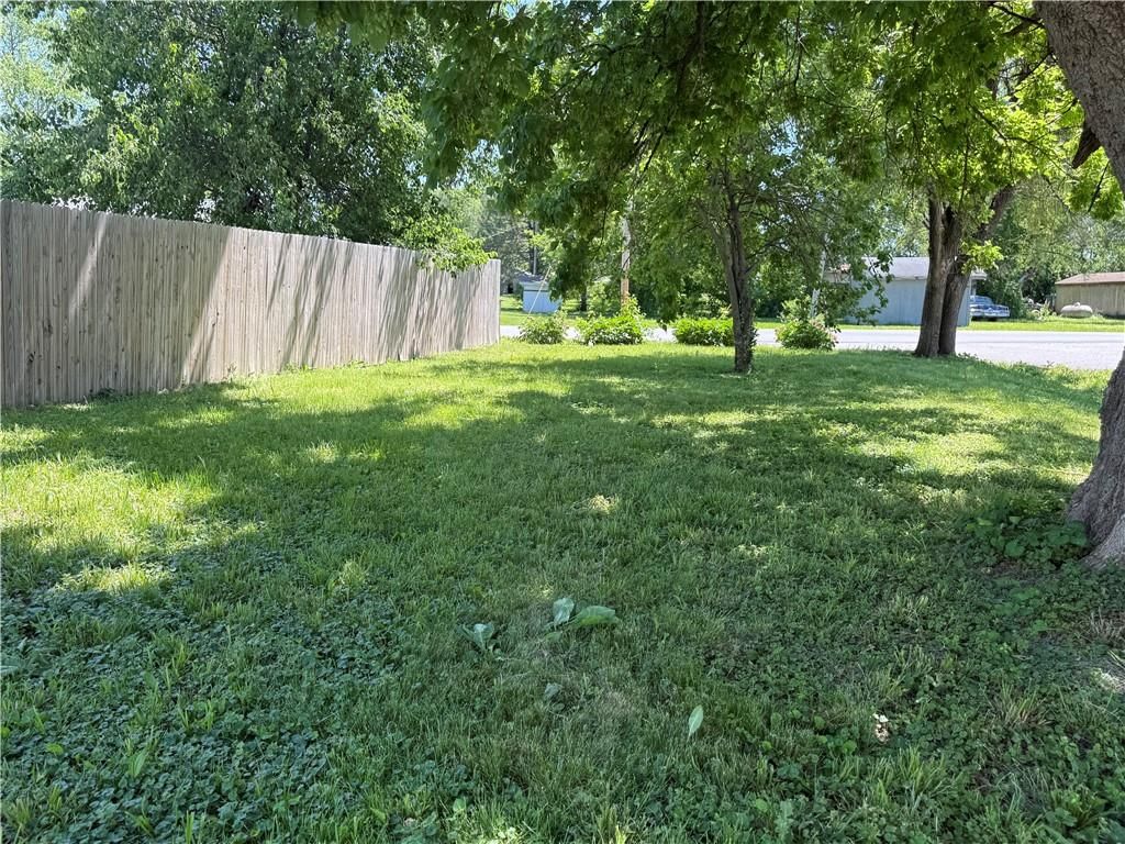 410 E Elm Street — photo 7