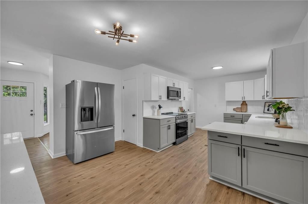 5005 S Grand Avenue — photo 11