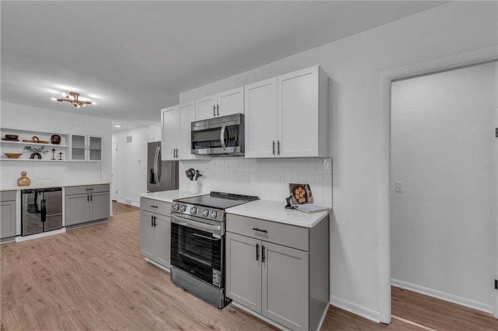5005 S Grand Avenue — photo 13