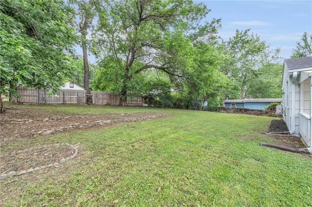 5005 S Grand Avenue — photo 44