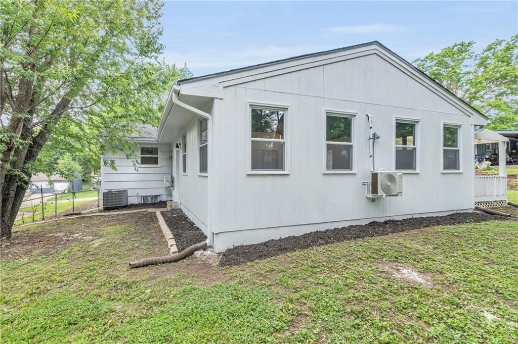 5005 S Grand Avenue — photo 46