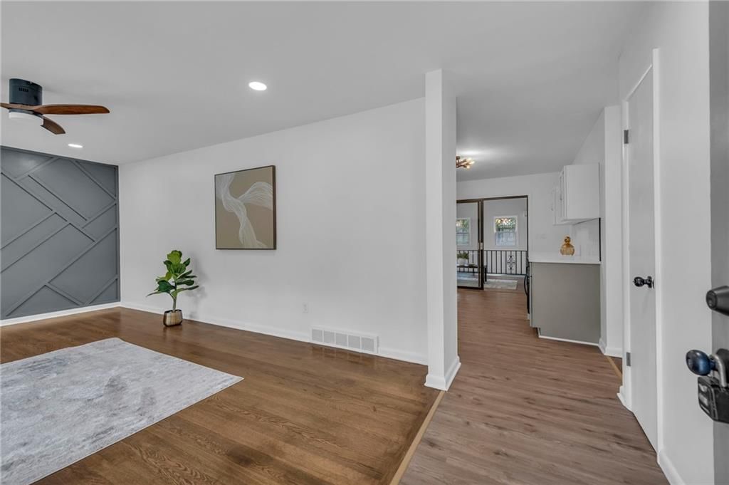 5005 S Grand Avenue — photo 6