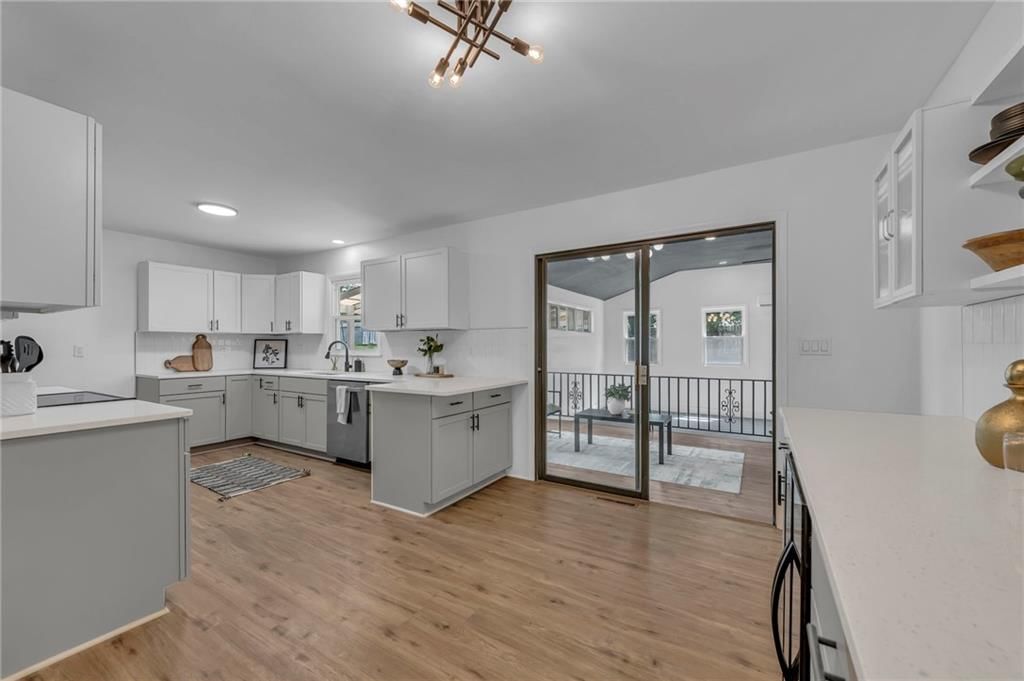 5005 S Grand Avenue — photo 10