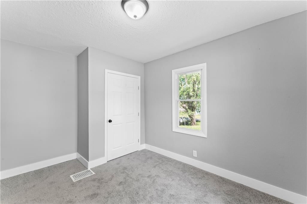 602 S Polk Street — photo 16