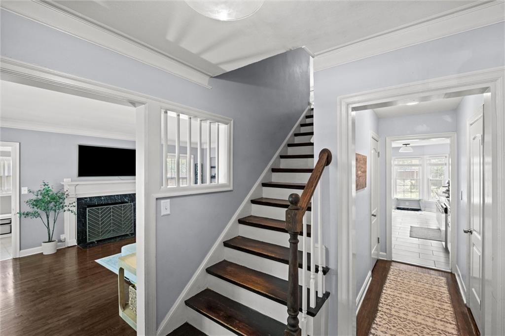 611 E 64th Terrace — photo 10