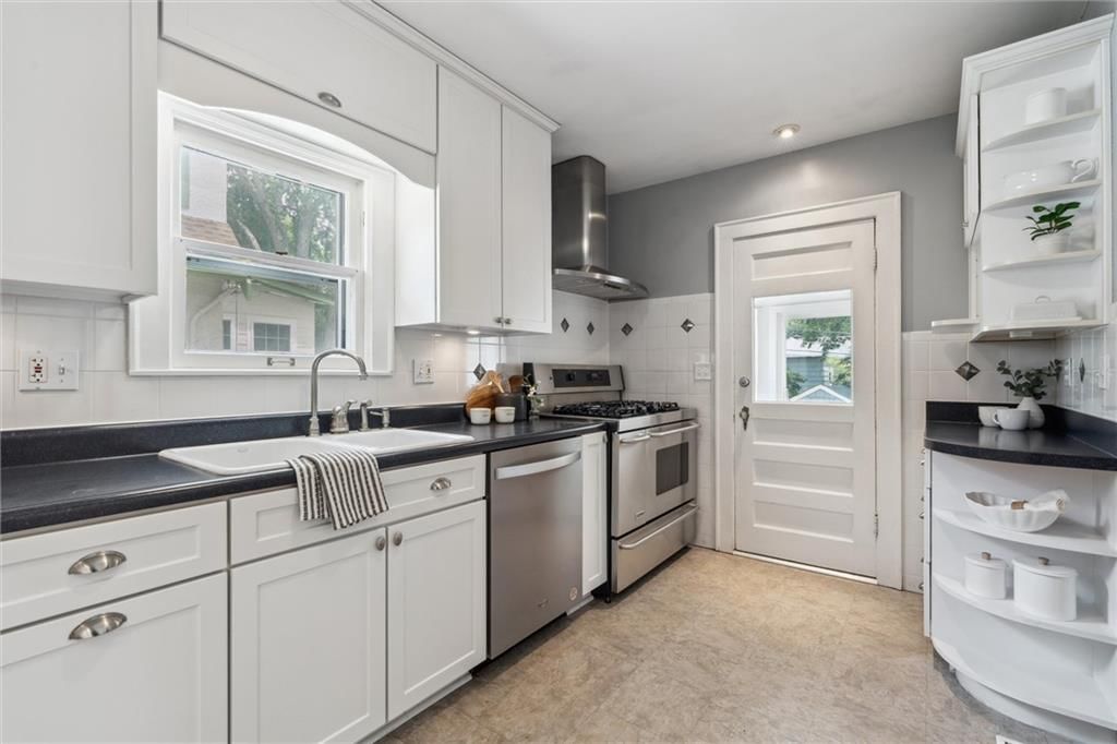 6661 Locust Street — photo 15