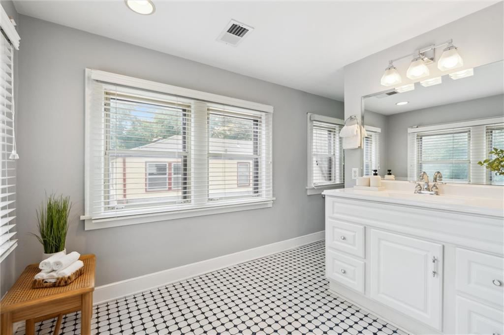 6661 Locust Street — photo 23