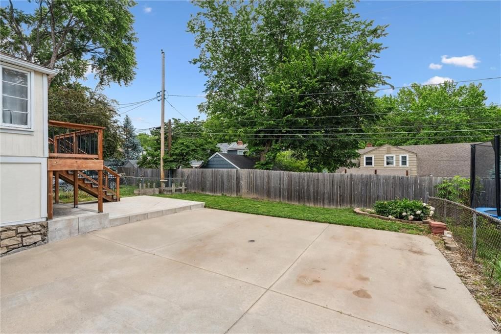 6661 Locust Street — photo 33