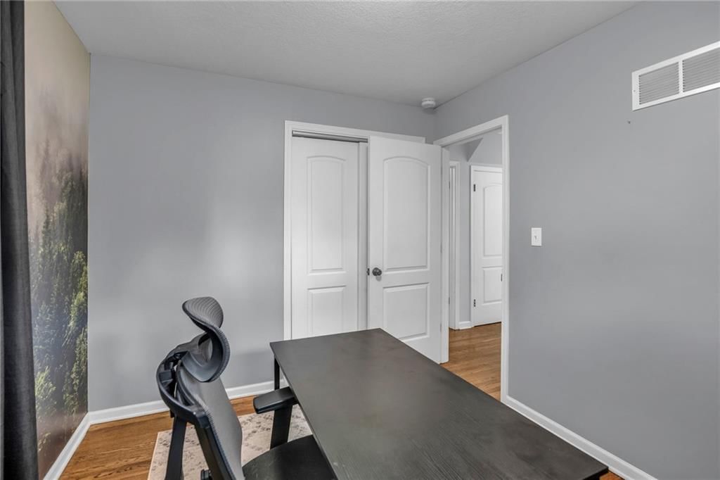 8005 W 91st Street — photo 12