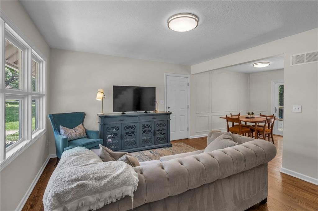 8005 W 91st Street — photo 6