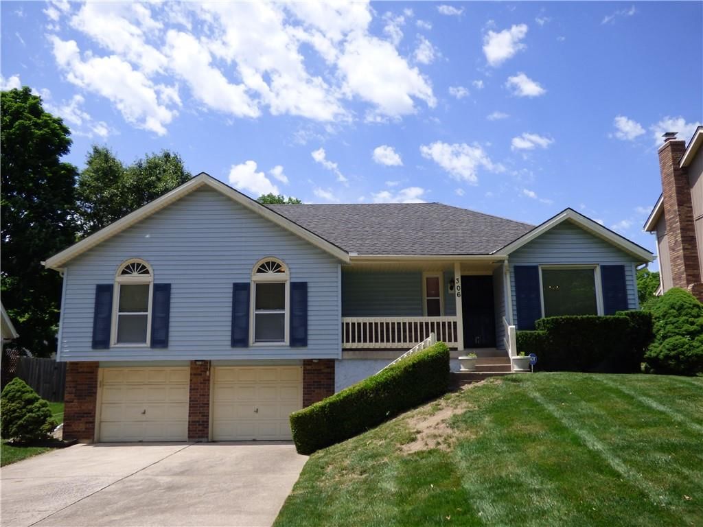 306 NE Stanton Lane — photo 2