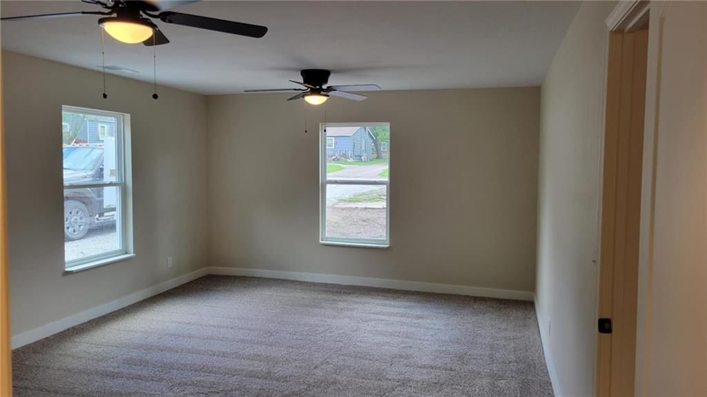 208 W Marshall Street — photo 16