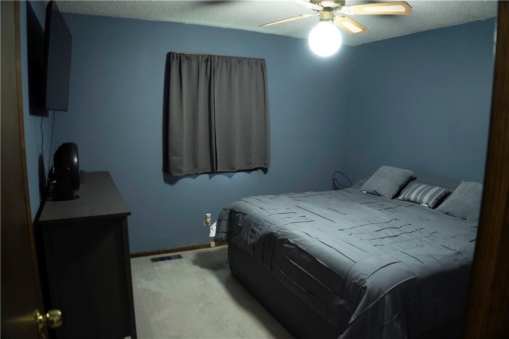 1015 S Elm Street — photo 14