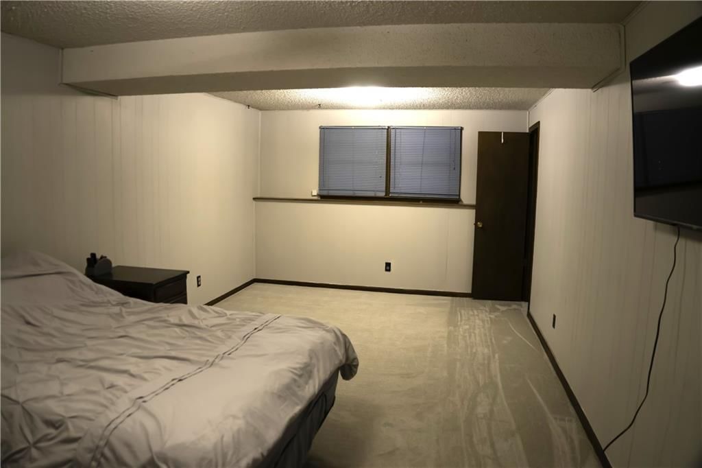 1015 S Elm Street — photo 23