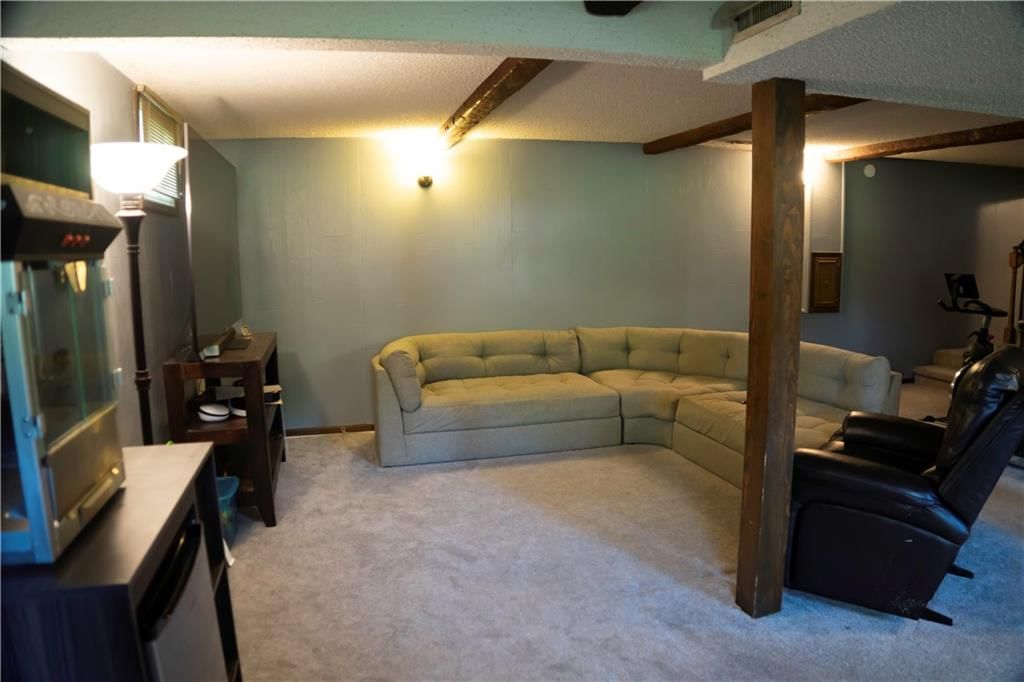1015 S Elm Street — photo 26
