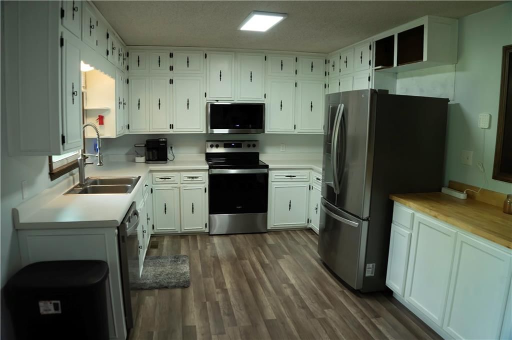 1015 S Elm Street — photo 9