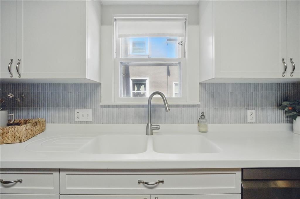 440 E 74th Terrace — photo 13