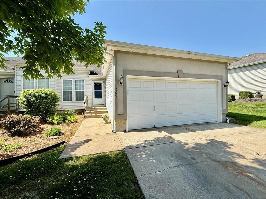 11909 E 85th Street, Raytown, MO