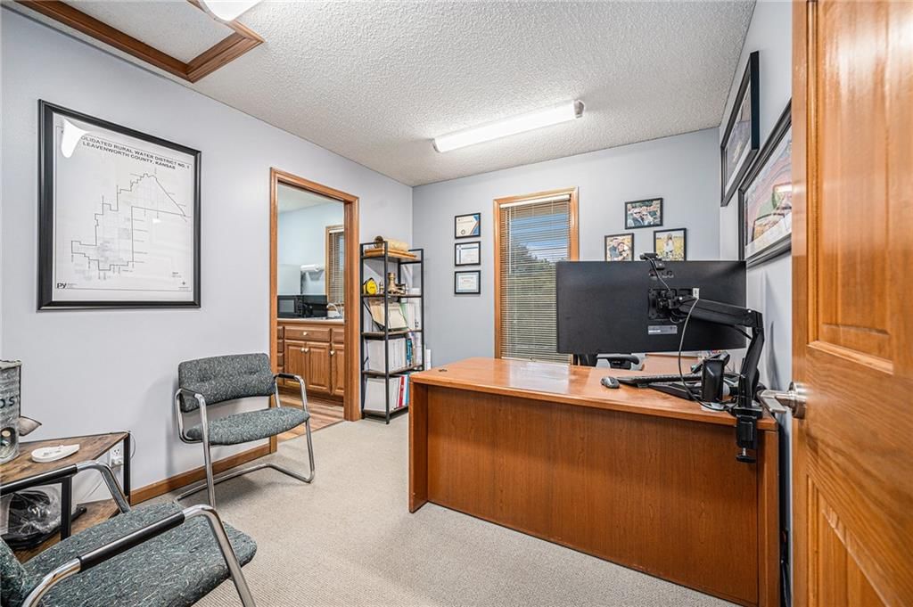 15520 Crestwood Drive — photo 11