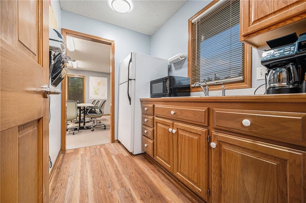 15520 Crestwood Drive — photo 14