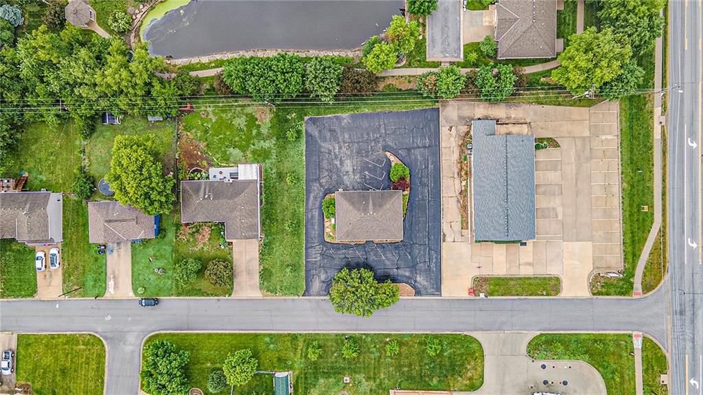 15520 Crestwood Drive — photo 23