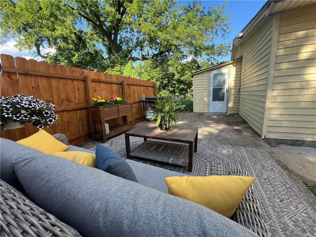 1407 Commercial Street — photo 41