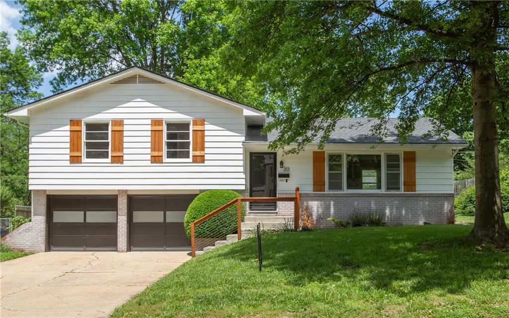 313 Johnson Drive, Warrensburg, MO