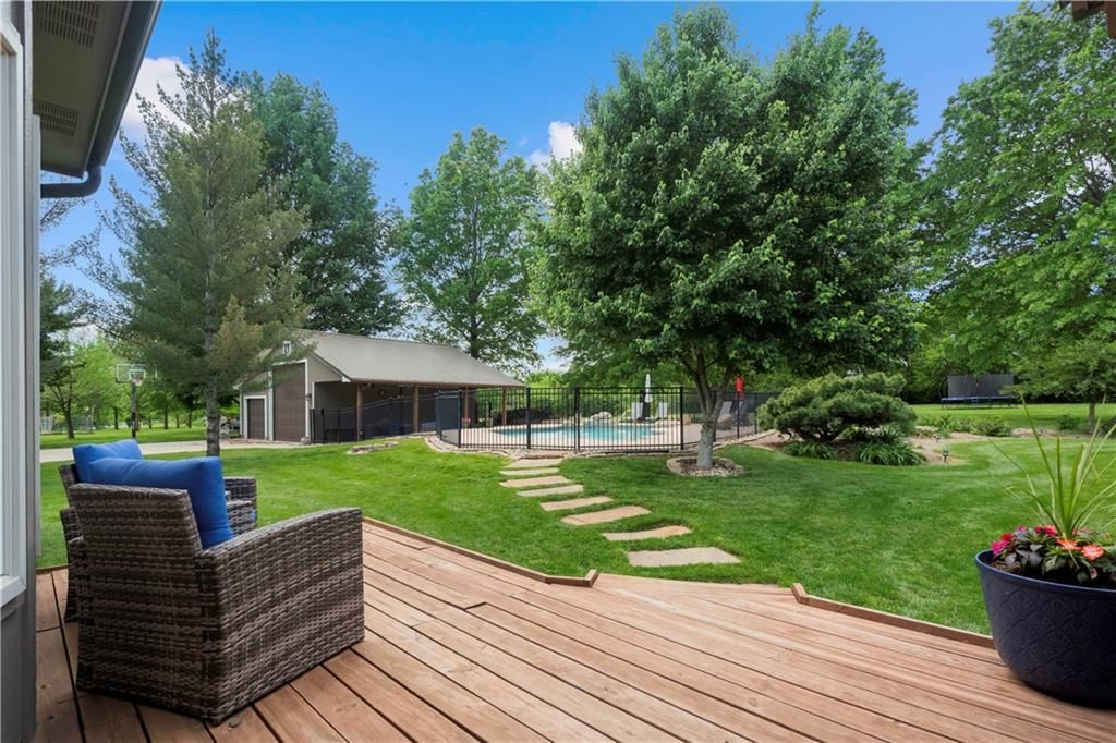 15618 Meadowbrook Court — photo 56