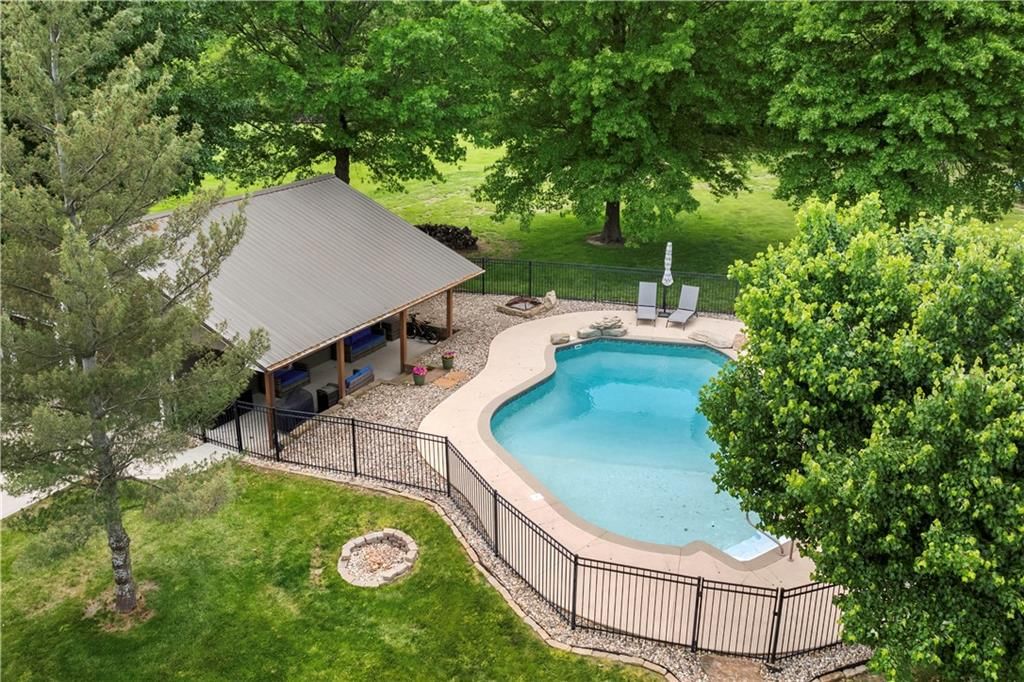 15618 Meadowbrook Court — photo 63